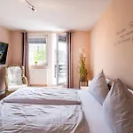 Haus Koehler 4 アパート *